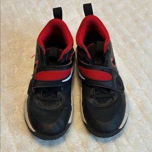 Nike Boys Black and Red Sneakers